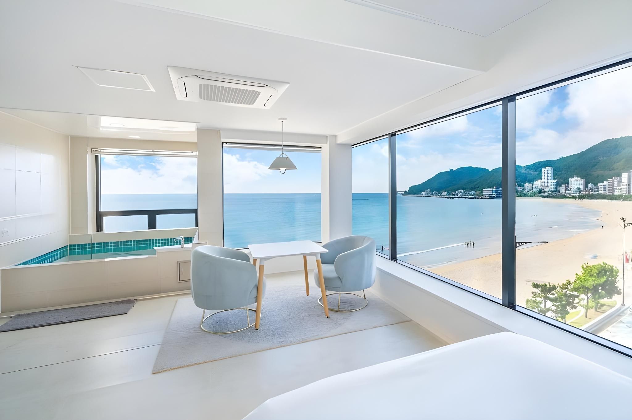 Deluxe Pool Villa 301