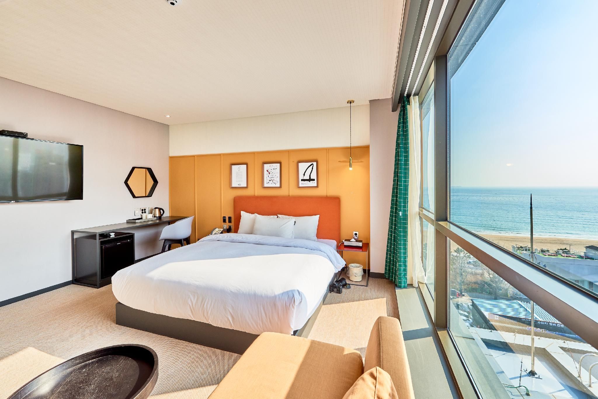 Deluxe Double Partial Ocean View