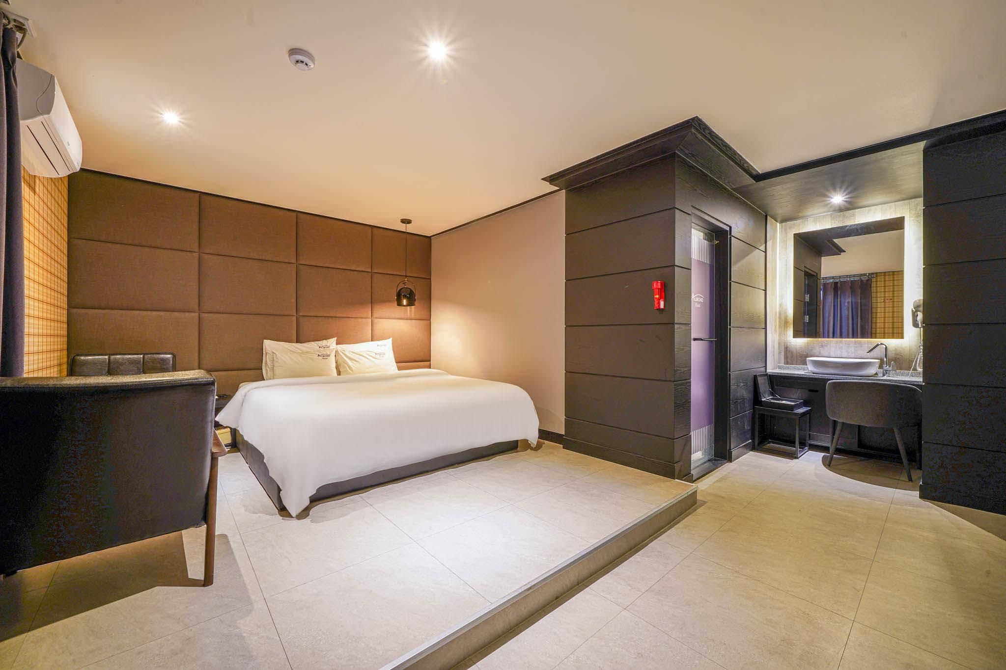 Romantic bathing PKG - Room random assignment + OTT (twins not allowed + whirlpool, bubble bath pro