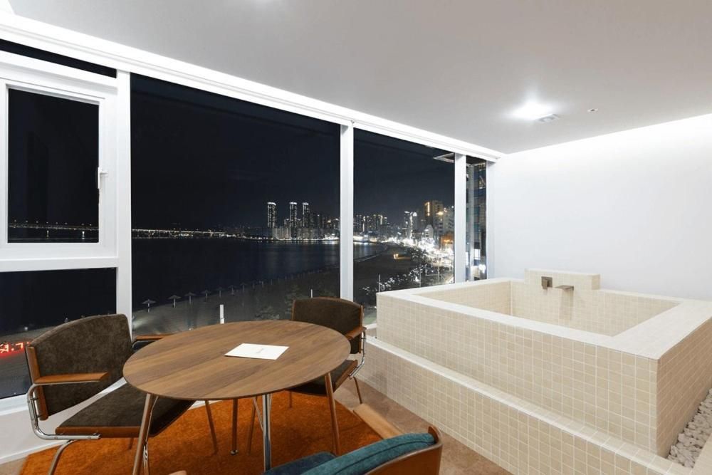 Double Room with Sea View 3