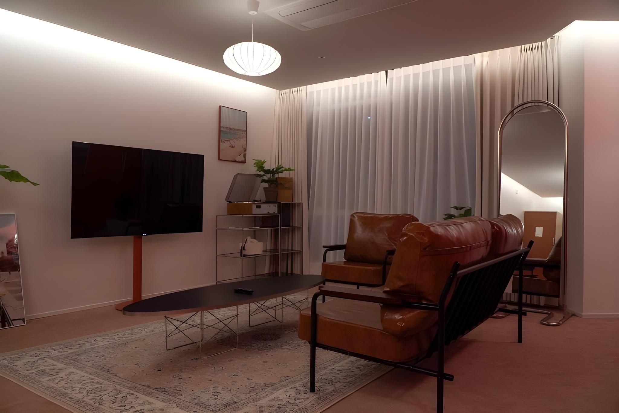 Room 604 (City View)