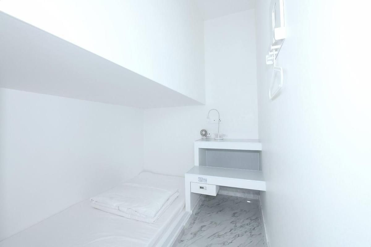 Deluxe Capsule C - Male Only