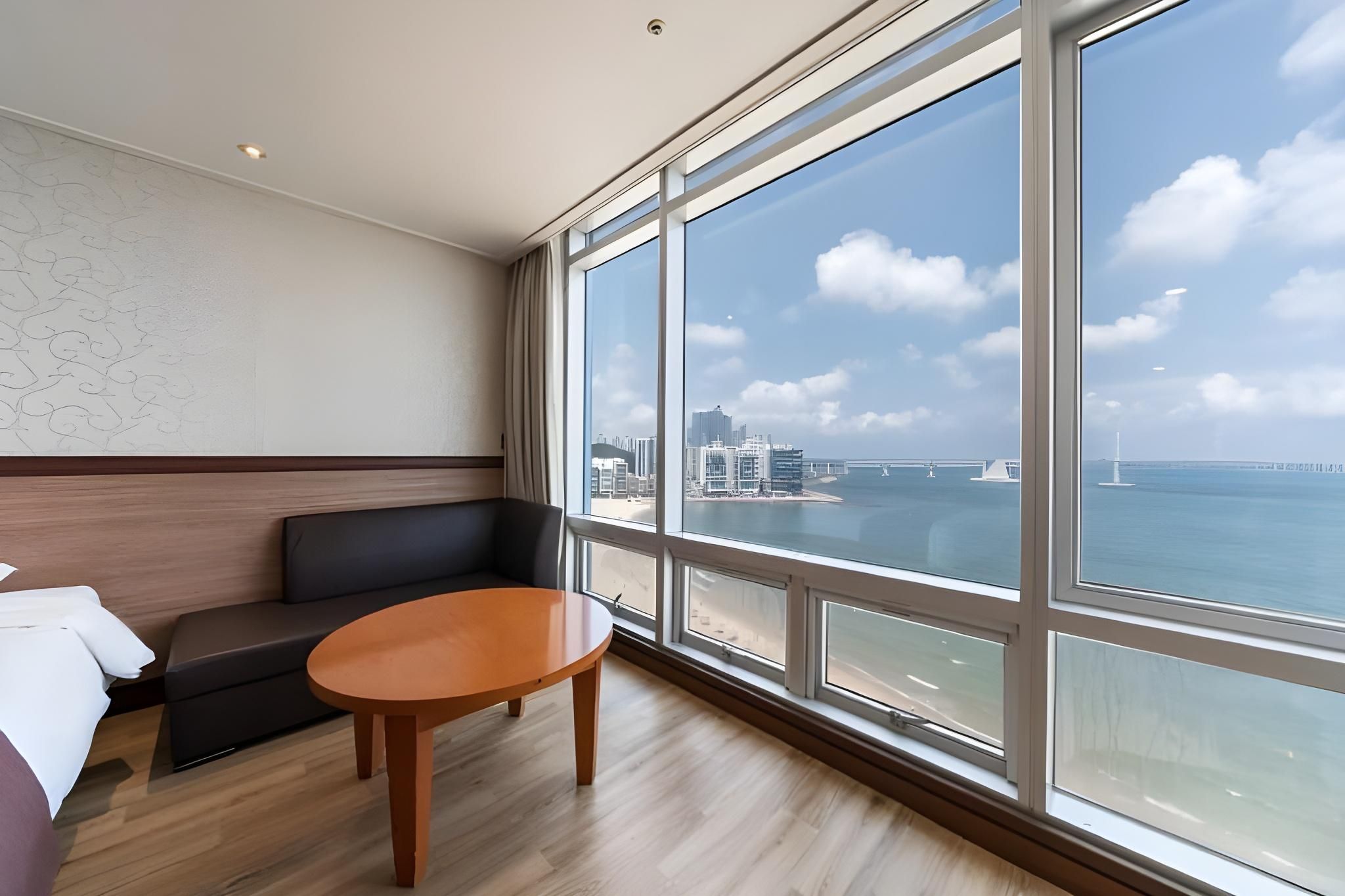 Deluxe Ocean Twin (NOL SpecialBreakfast Package)