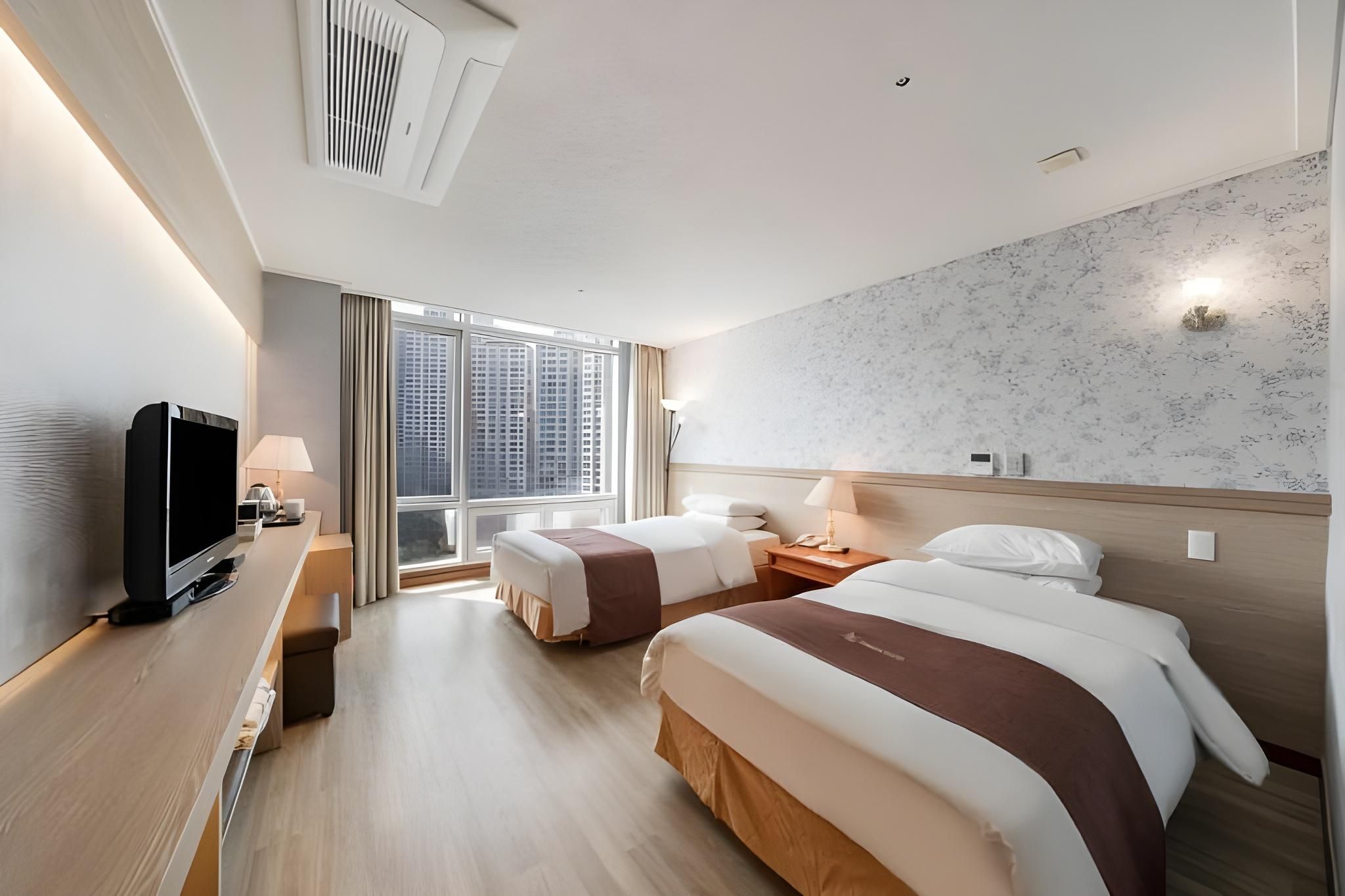 Homers Hotel Business Twin