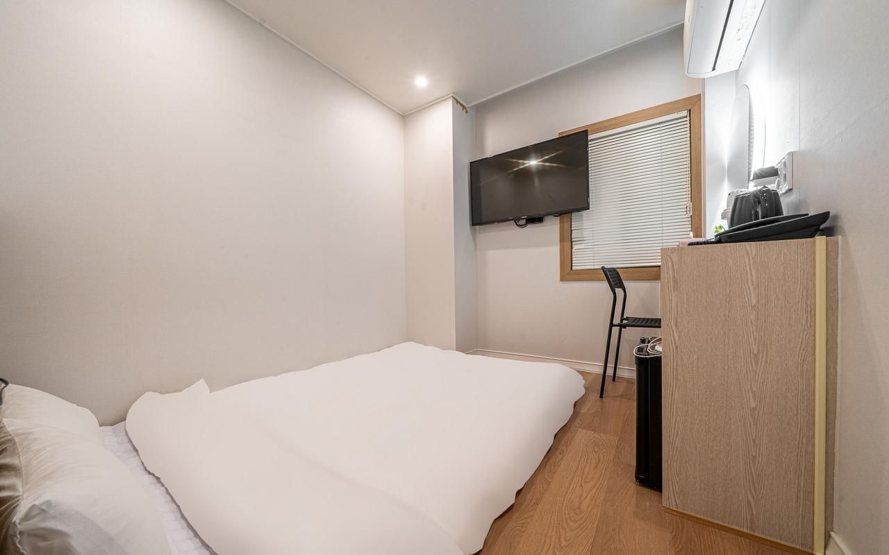 Korean Style Room - No Parking Allowed