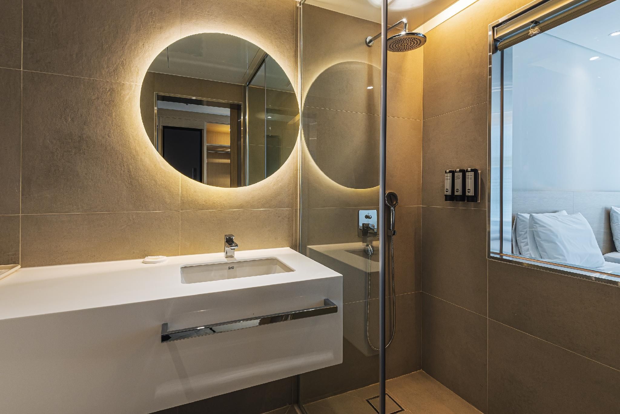 Premier Twin - Half Ocean View