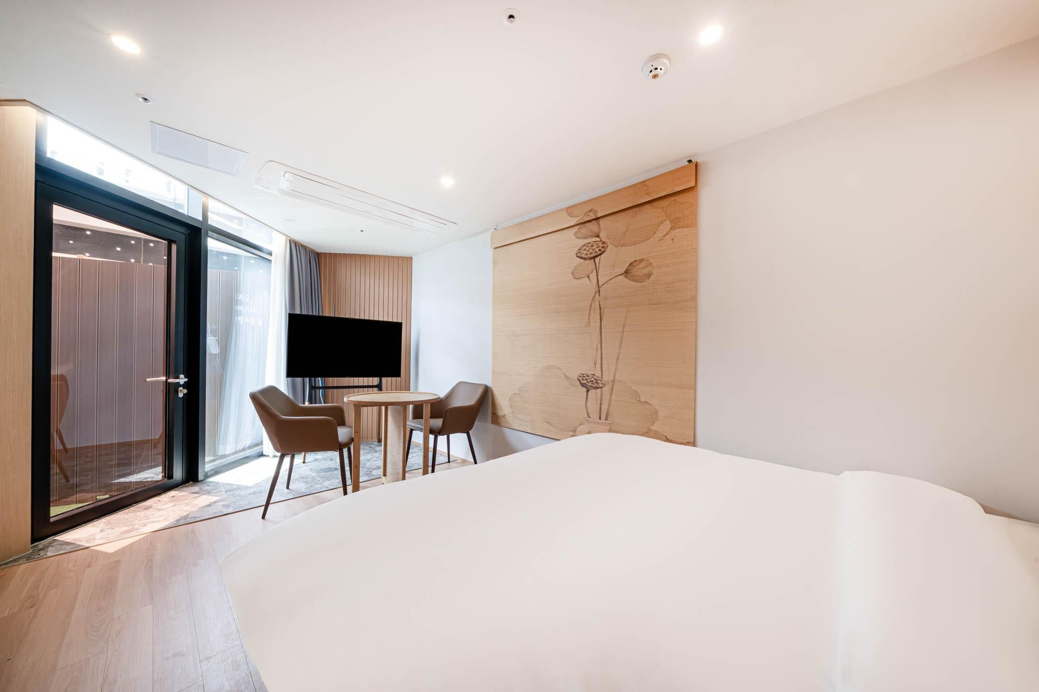 Signature Deluxe Room with Terrace