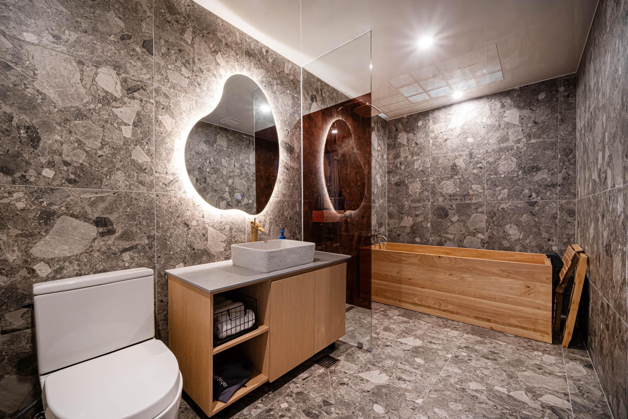 HOTEL BADADA Signature Triple Room - Non-Smoking 3