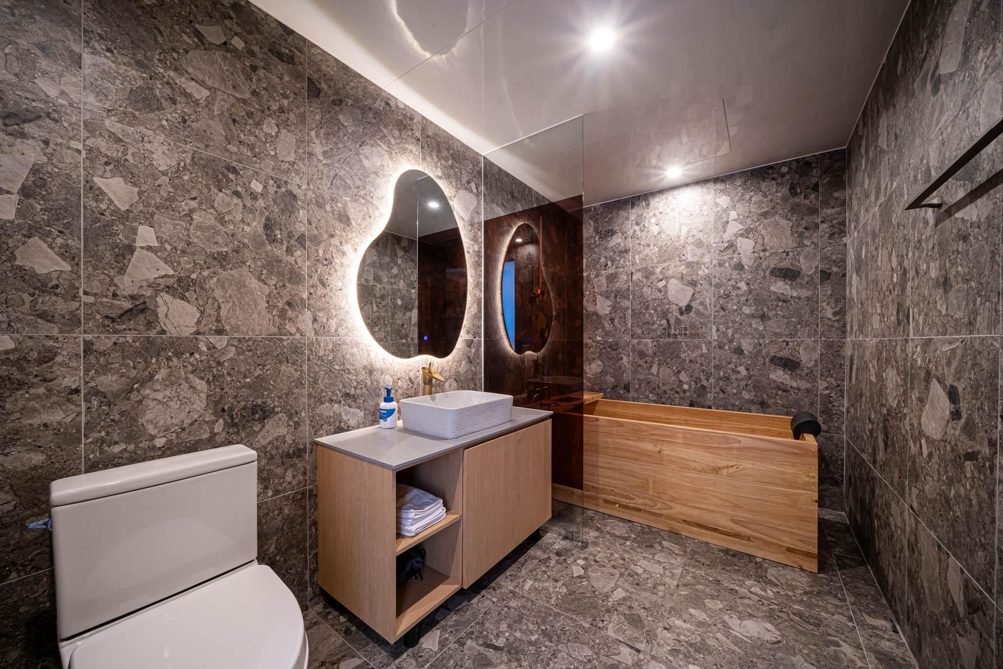 HOTEL BADADA Hinoki Deluxe Double Room - Free Breakfast, Netflix, ACE Bed, Non-Smoking Room 3