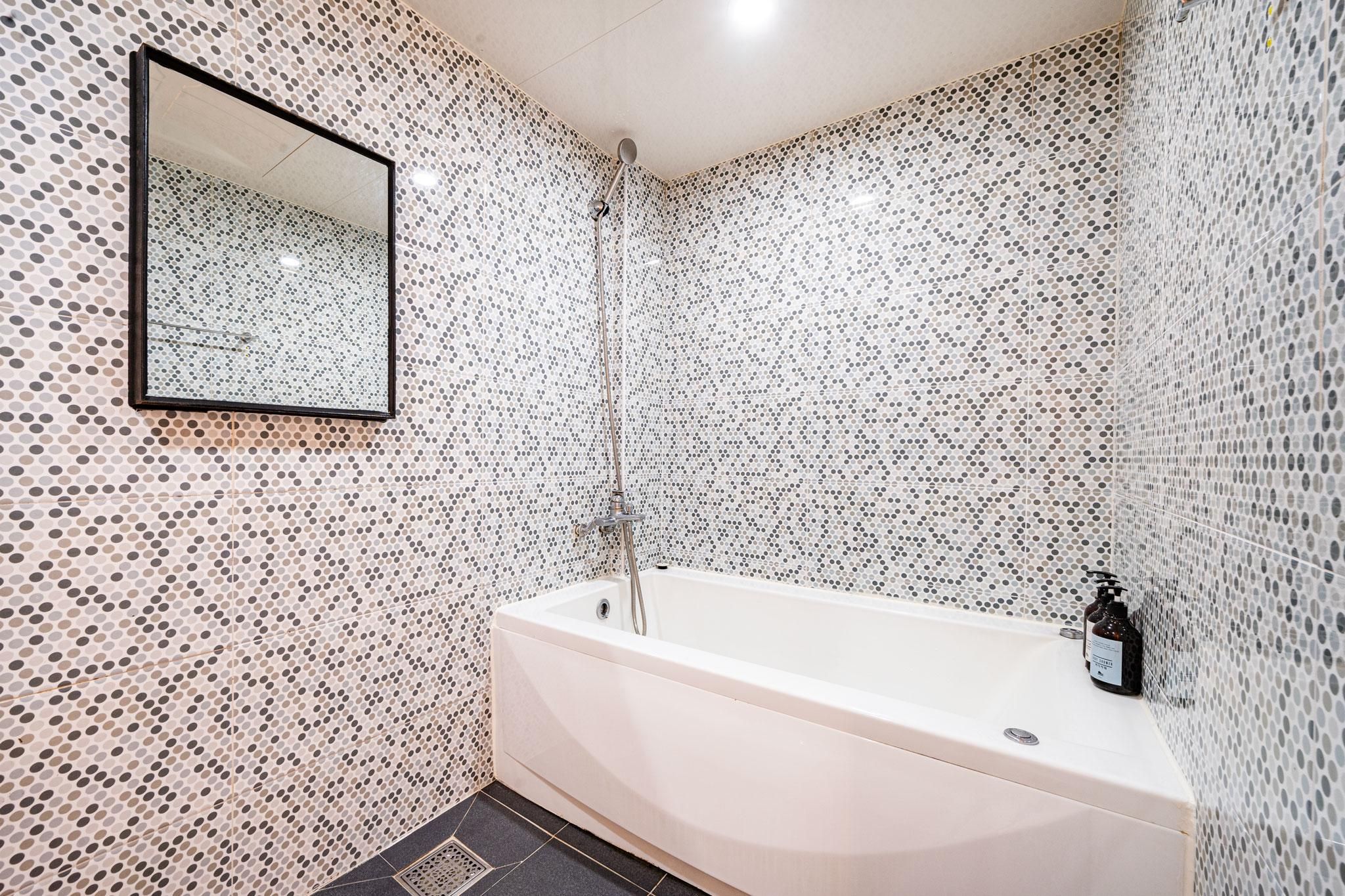 Twin Room with Shower - Non-Smoking