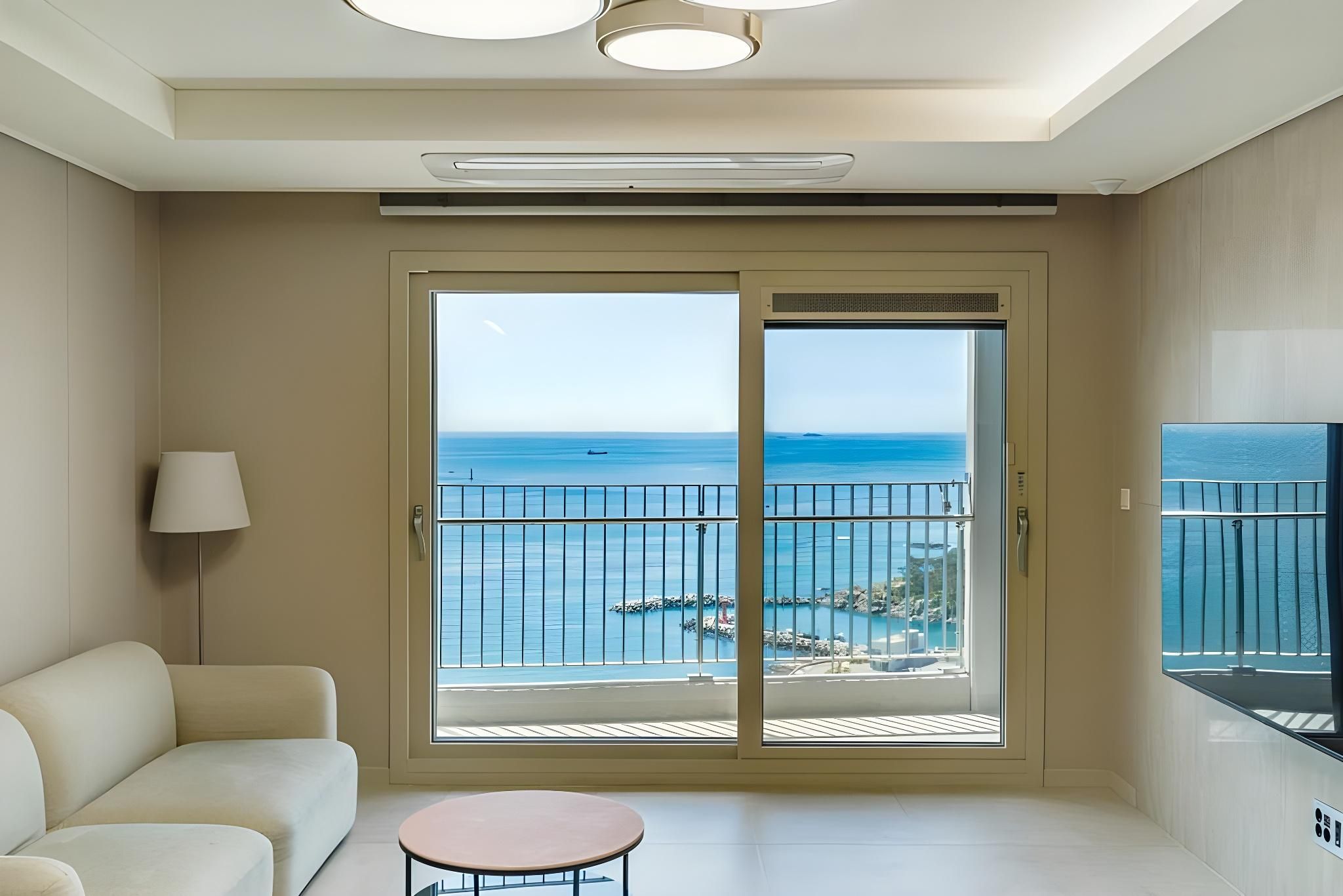 Full Ocean Royal Suite 4 (3 Rooms)