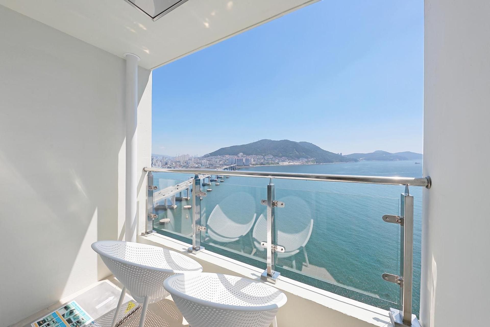 Elmomento Songdo Residence Superior Ocean View 2