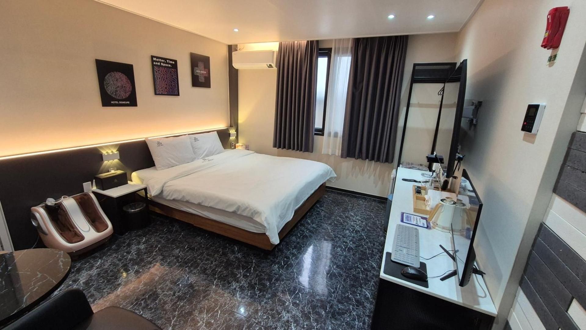 Deluxe Double Room with Bath