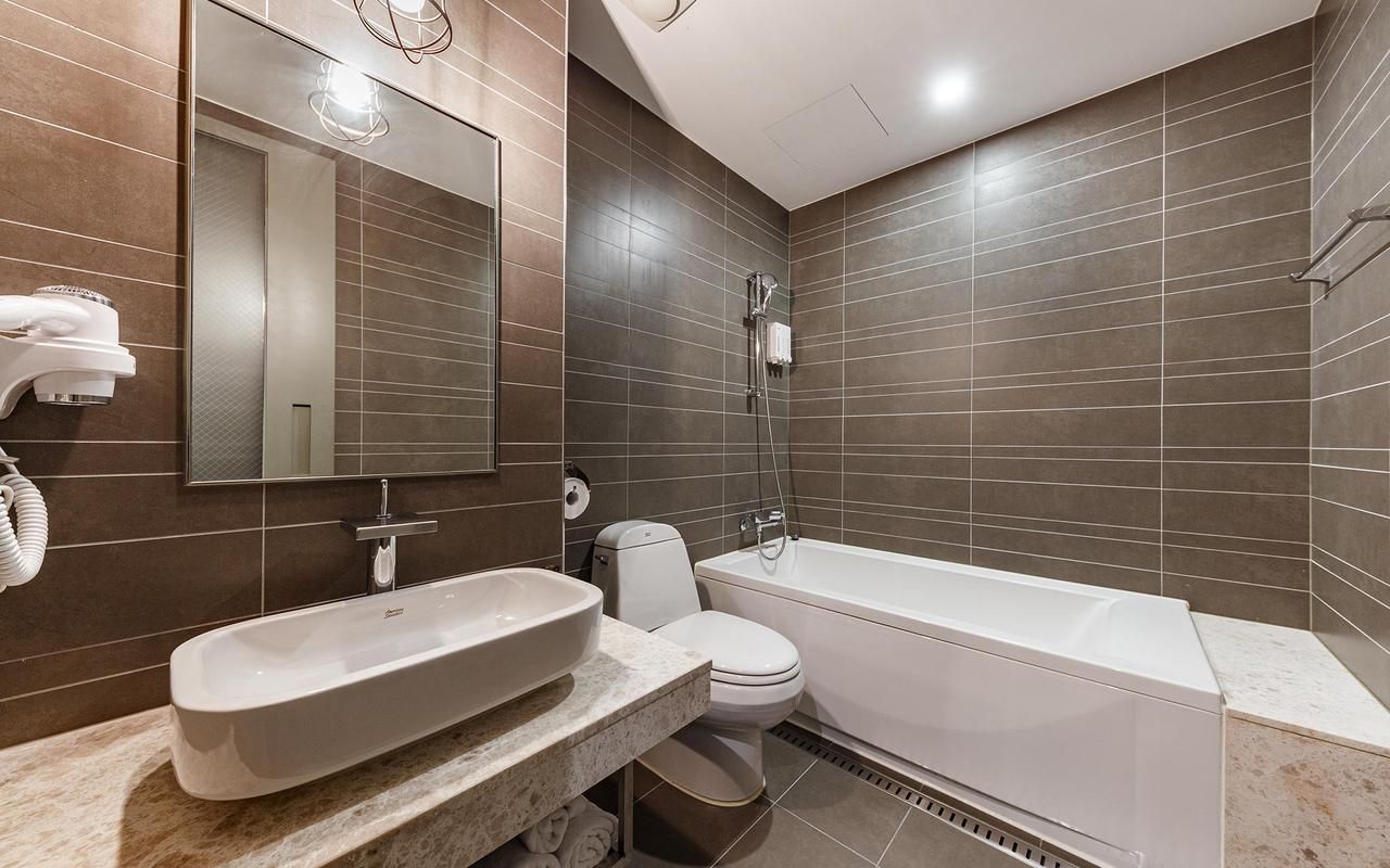 Premium Twin - Check-In and Check-Out 5PM-12PM