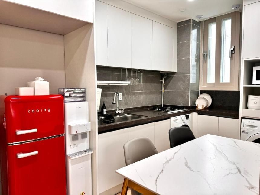 Eunhasu D&M Residence Three-Bedroom Apartment 3