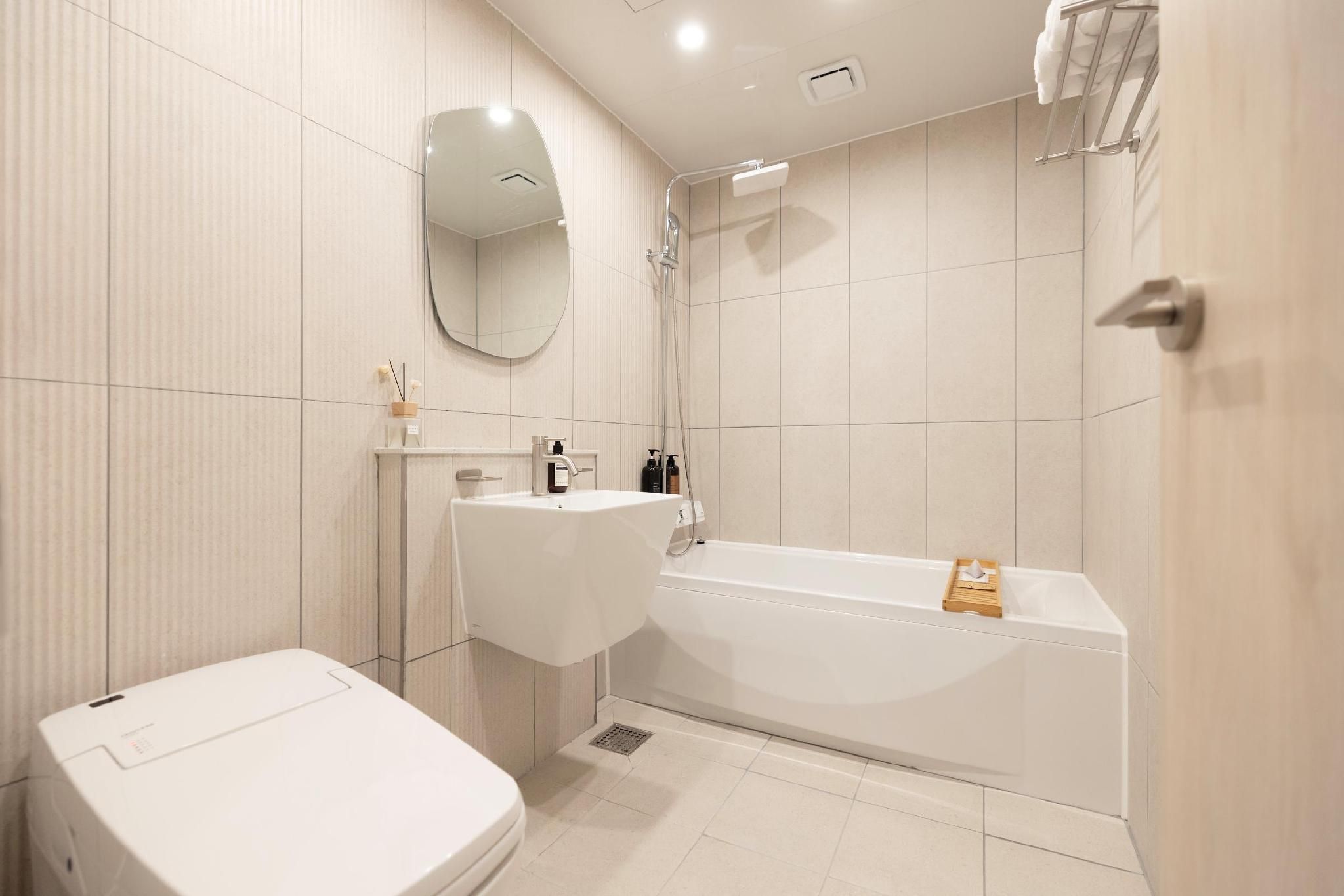 Twin with a Spa - Check-in Mon-Fri 4pm, Sat-Sun and Holiday 8pm