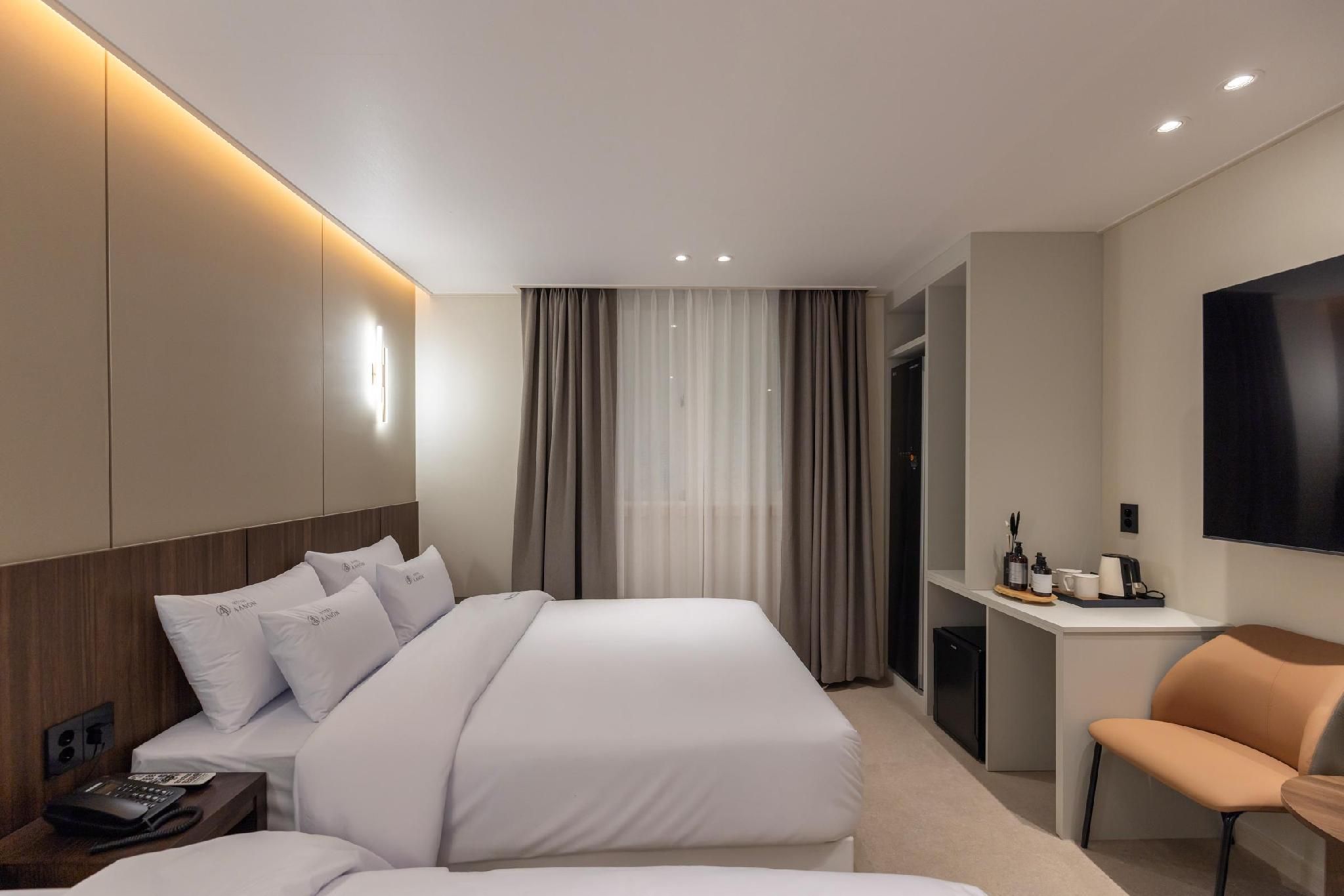 Twin with a Spa - Check-in Mon-Fri 4pm, Sat-Sun and Holiday 8pm