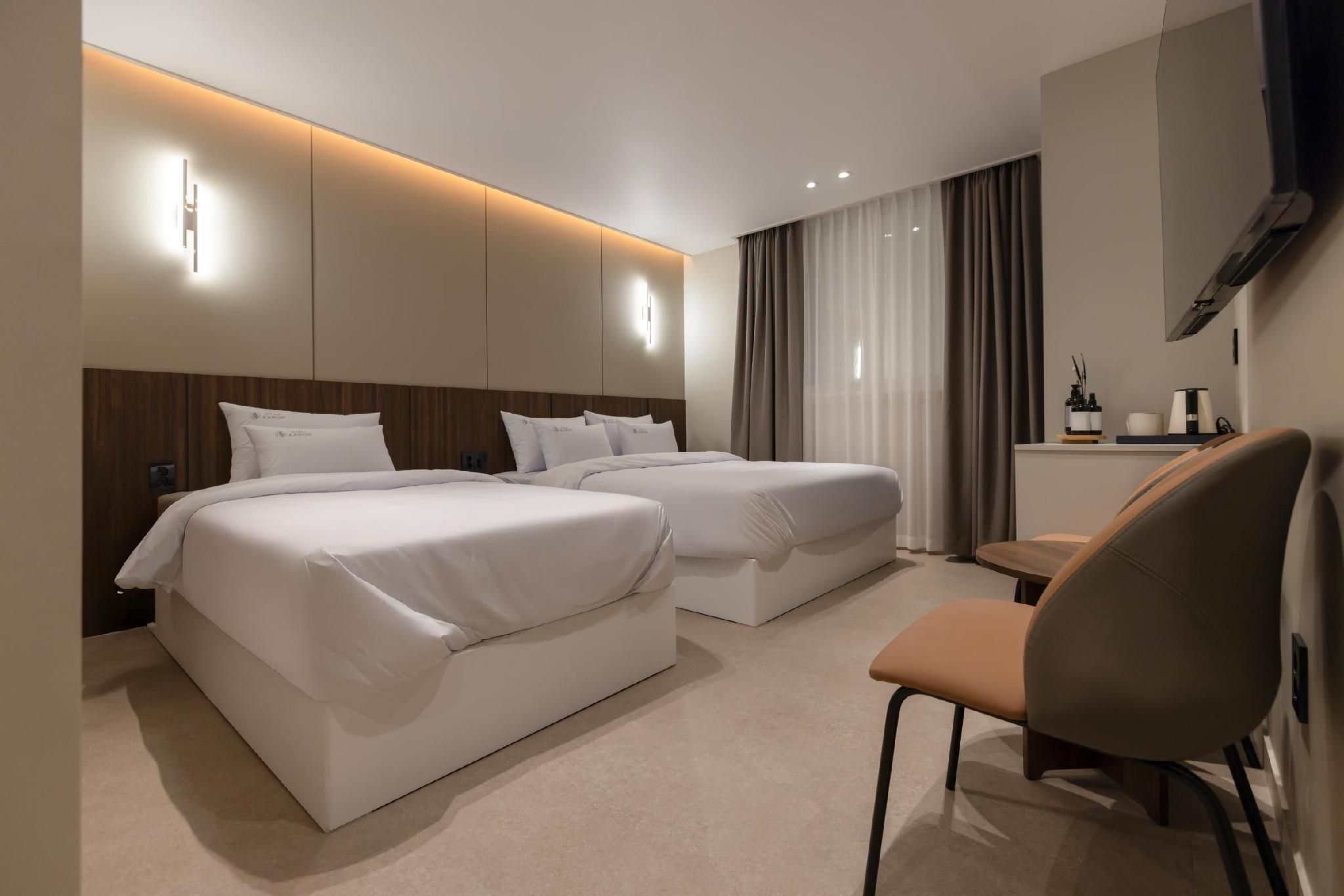 Twin with a Spa - Check-in Mon-Fri 4pm, Sat-Sun and Holiday 8pm