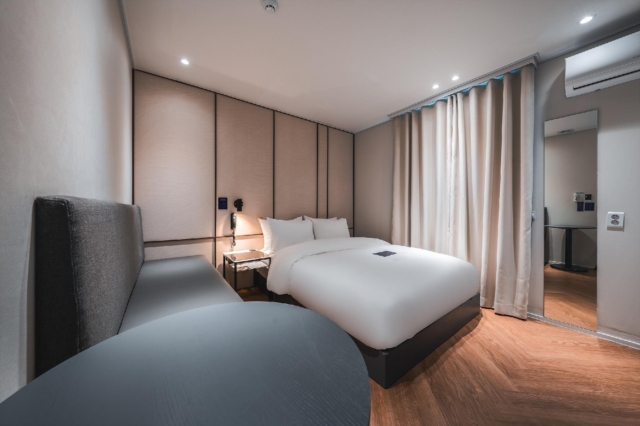 Premium Room - Styler Included