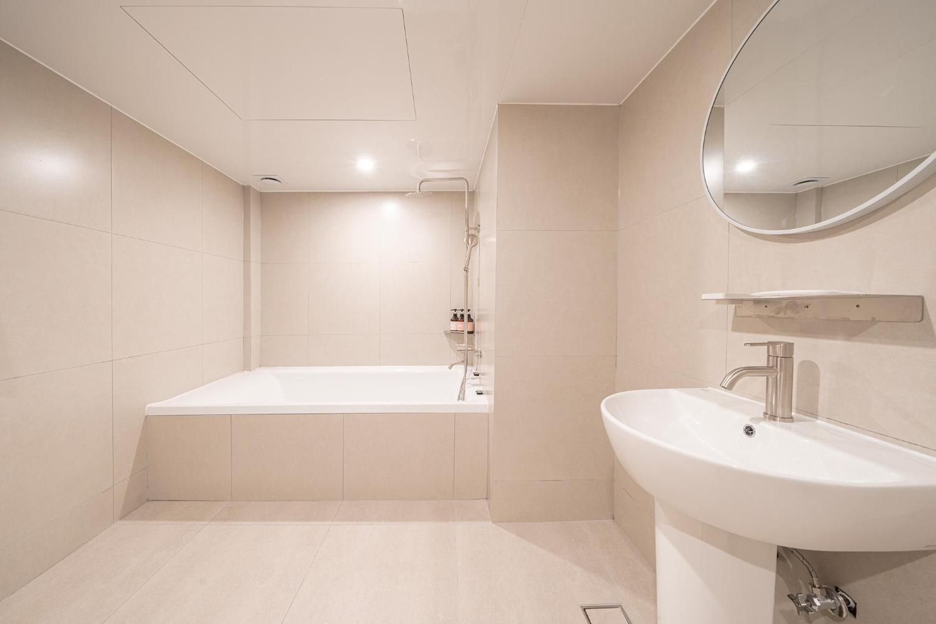 TimeTerminal Hotel Daejeon 1st by Aank Suite with Record player 3