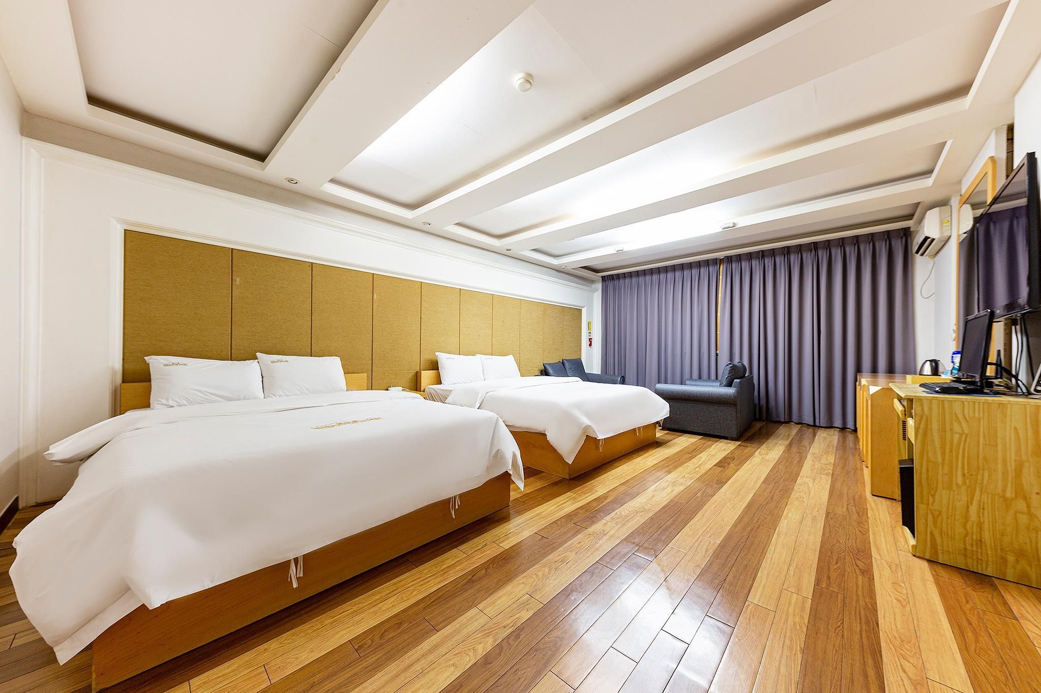 e4cc9852accc7f9a7c6e13cfb8ebbc4d