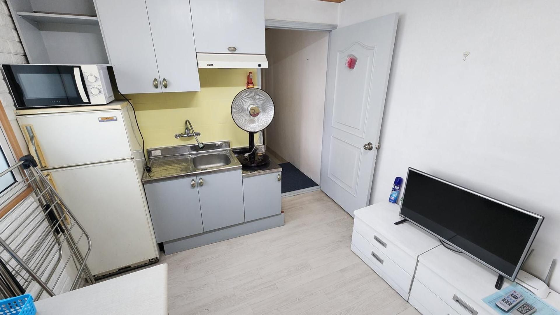 Single Room with Private Bathroom