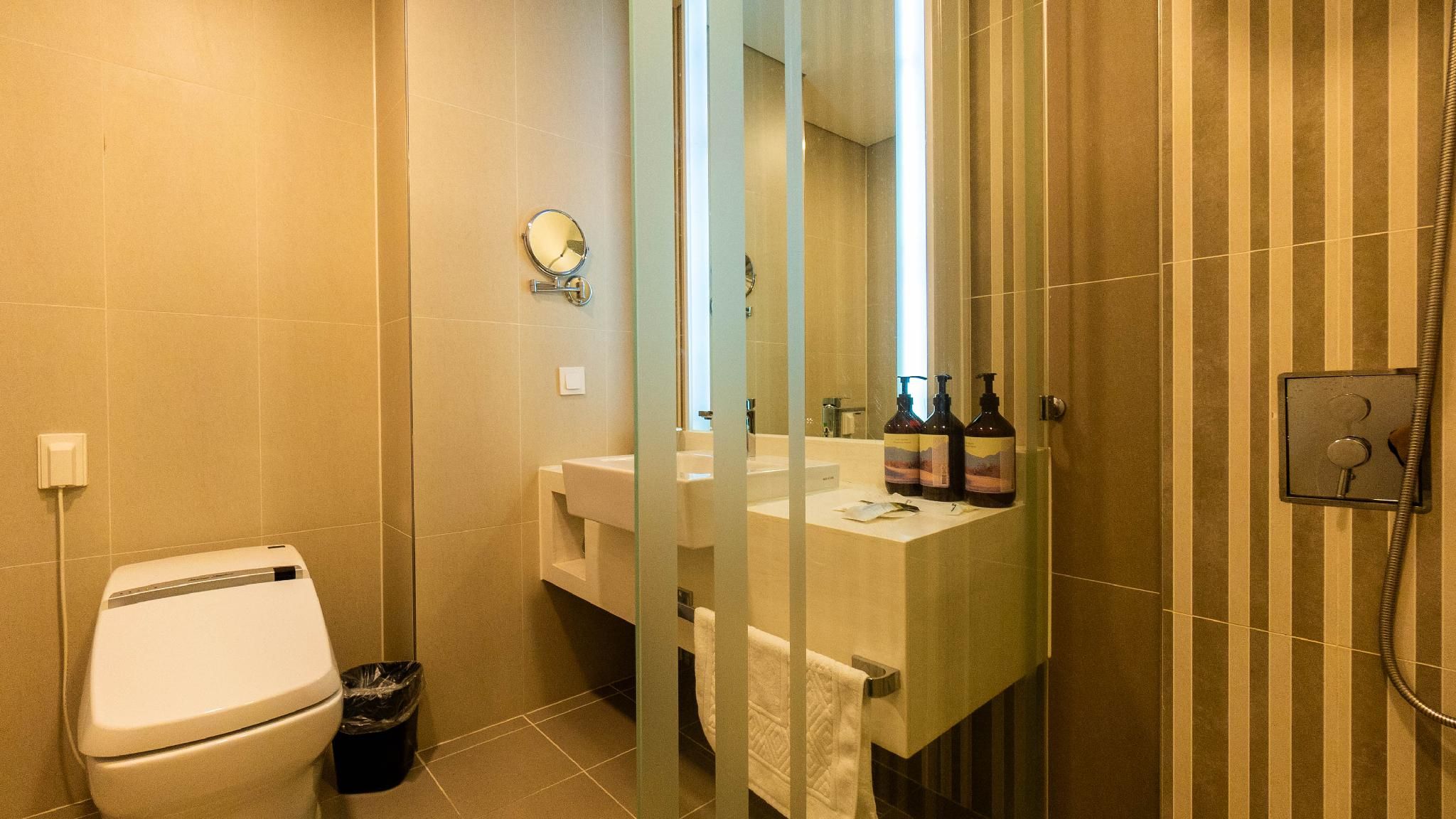 Incheon Airport Global Hotel & Suites (Unseo Station) Standard Queen Room - Non-Smoking 2