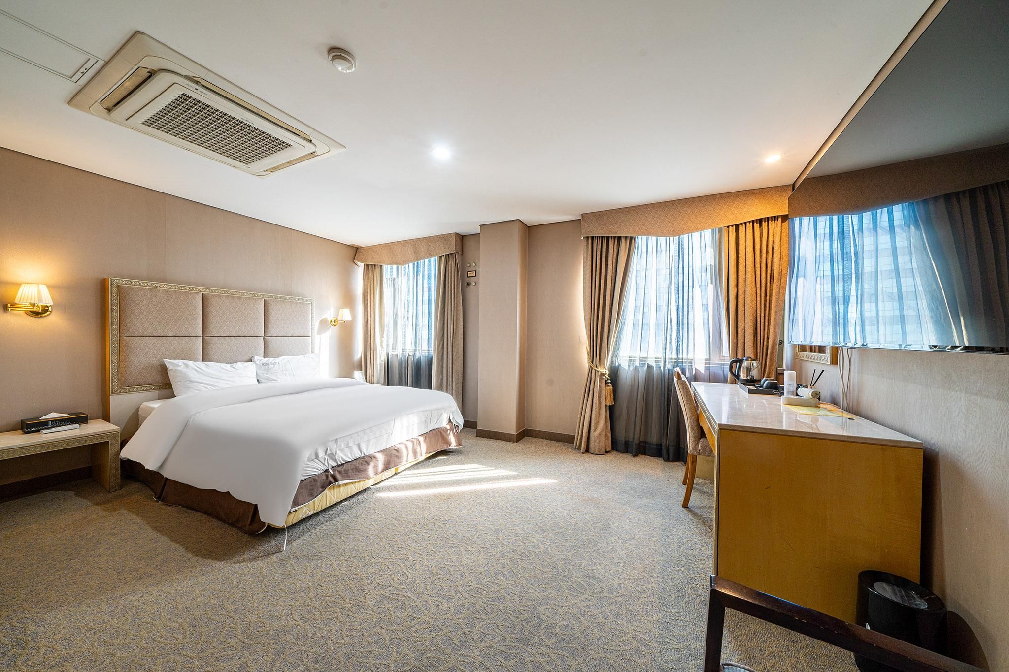 Business Double Room - Non-Smoking