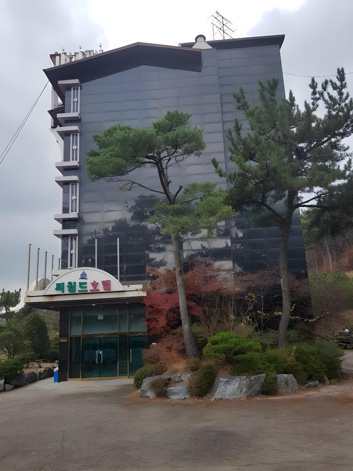 d188a6979d3ada7f7137571c870bf351