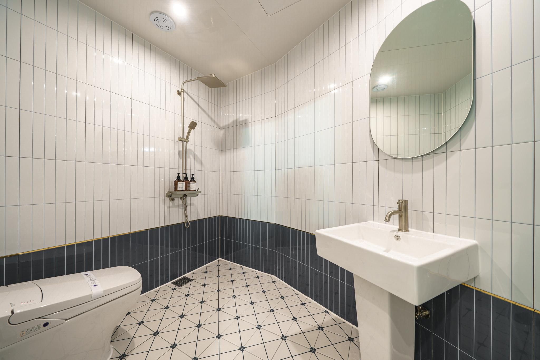 Incheon Unseodong DK Airport Hotel Superior Double, Free Breakfast, Air Purifier, 65 Inch TV, Free 5 Types OTT 2