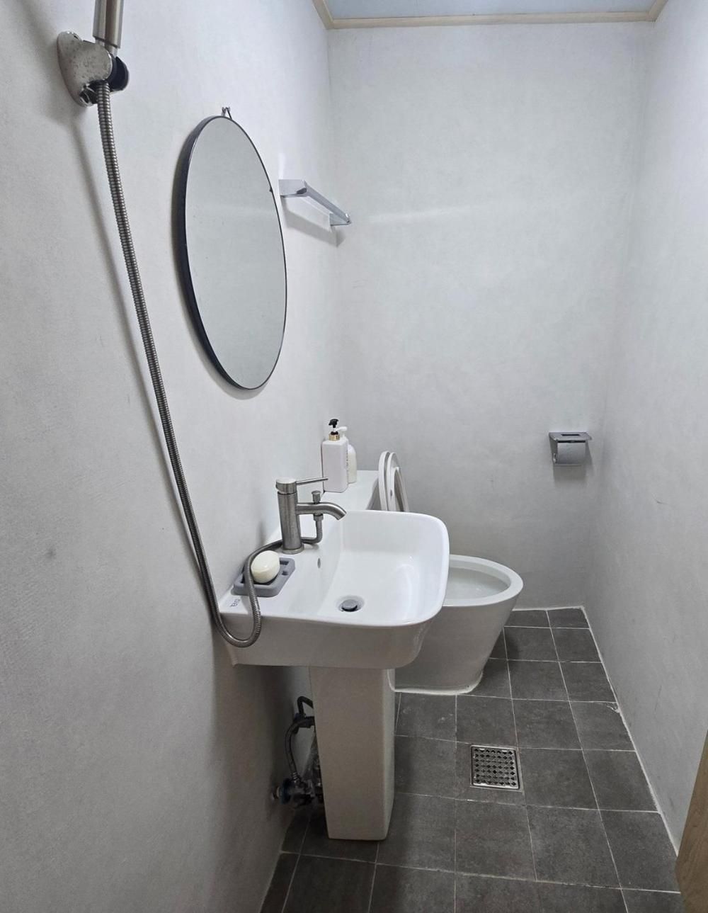 Eulwangri Suwanee Pension Family Room 3