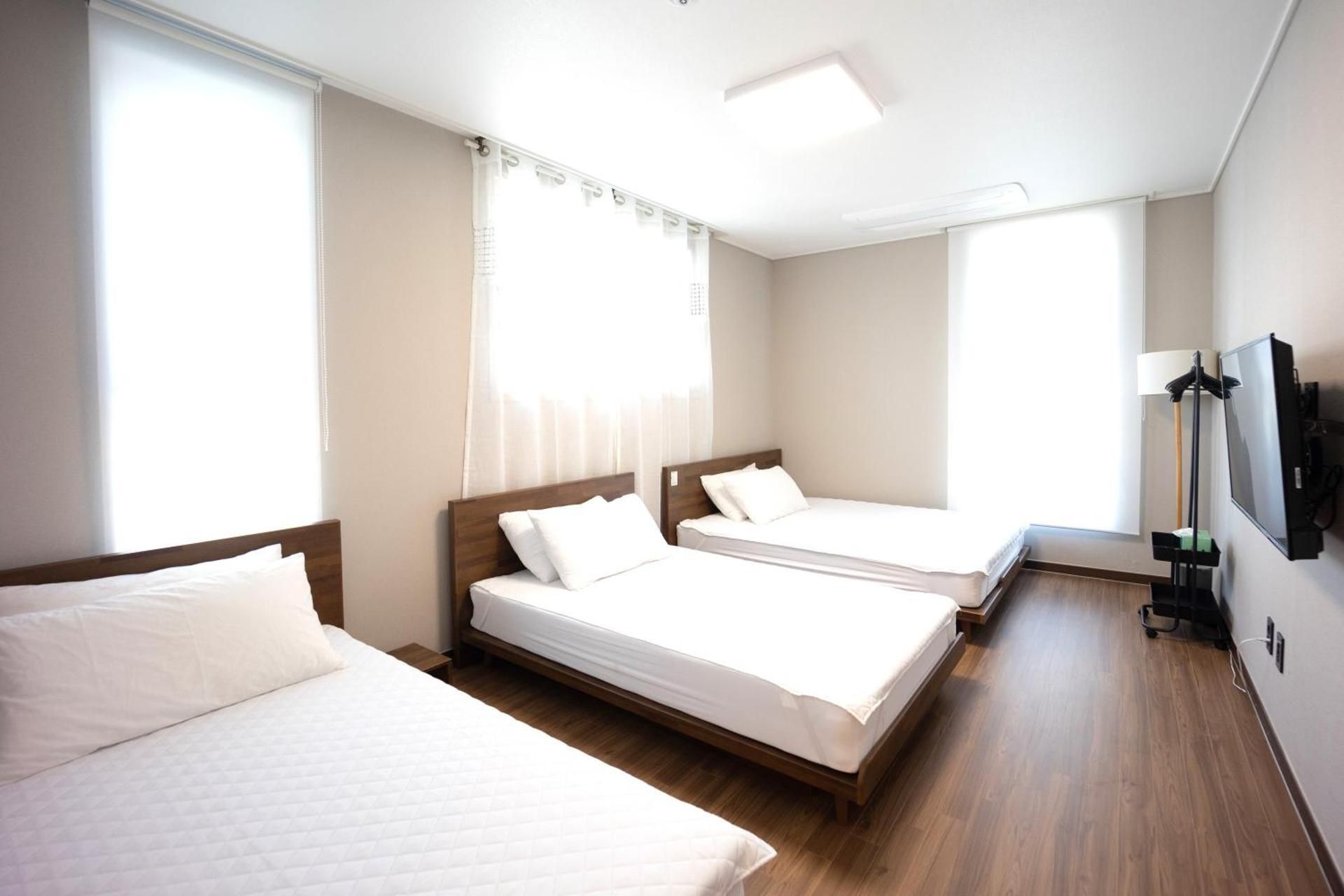 Quadruple Room with Private Bathroom