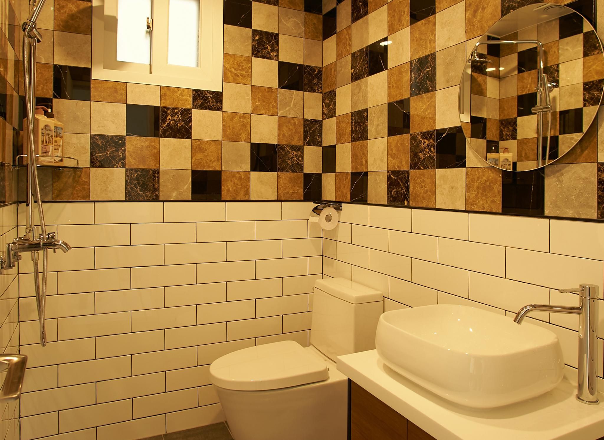 Couple Room D Building - Room 102 (Pets not allowed)