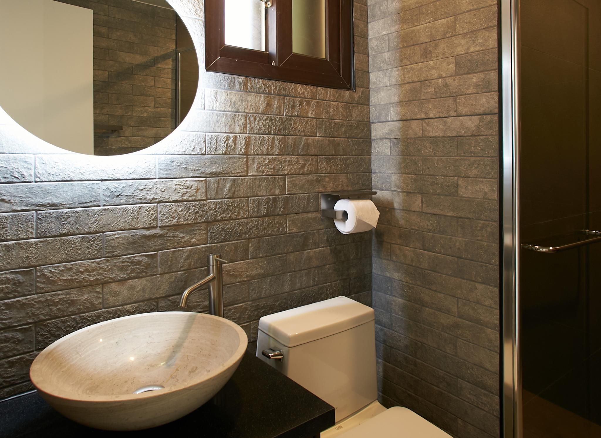 White pension Group Room C Building - Room 101 (Pets not allowed)