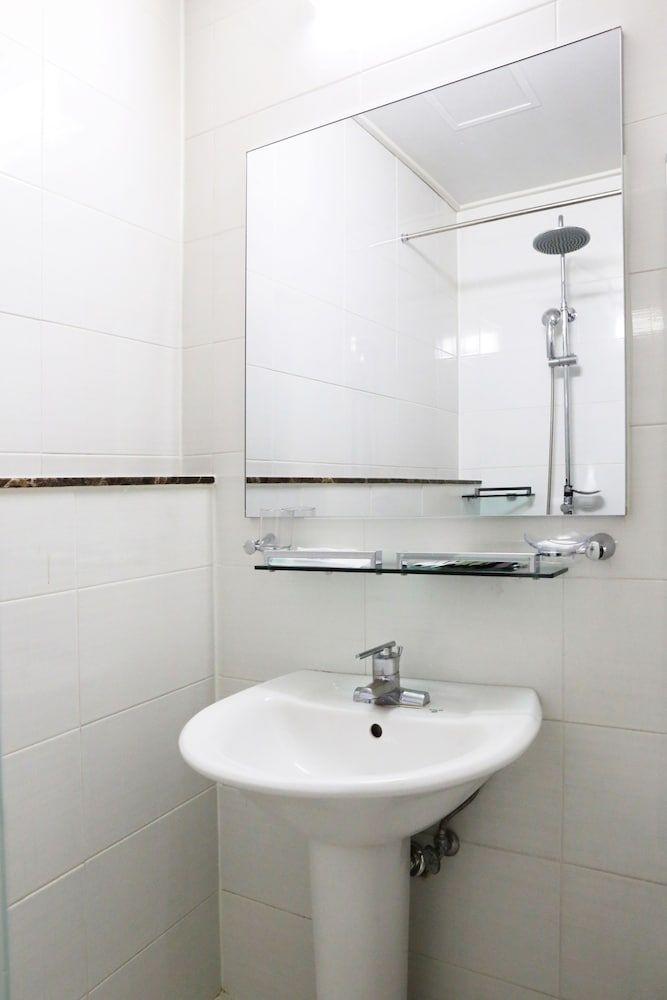 The Hotel Yeong Jong Standard Twin Room 6