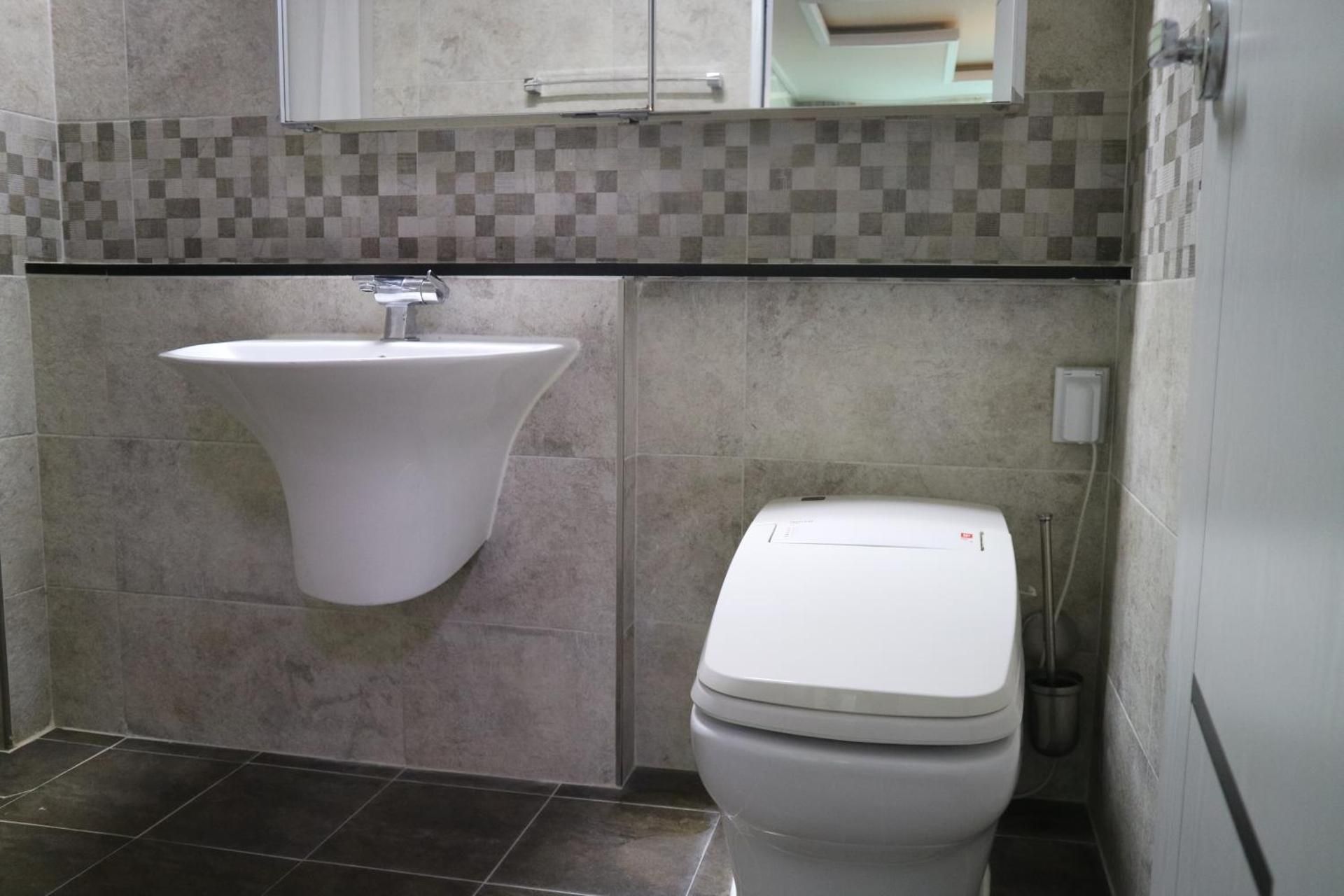 Quadruple Room with Private Bathroom