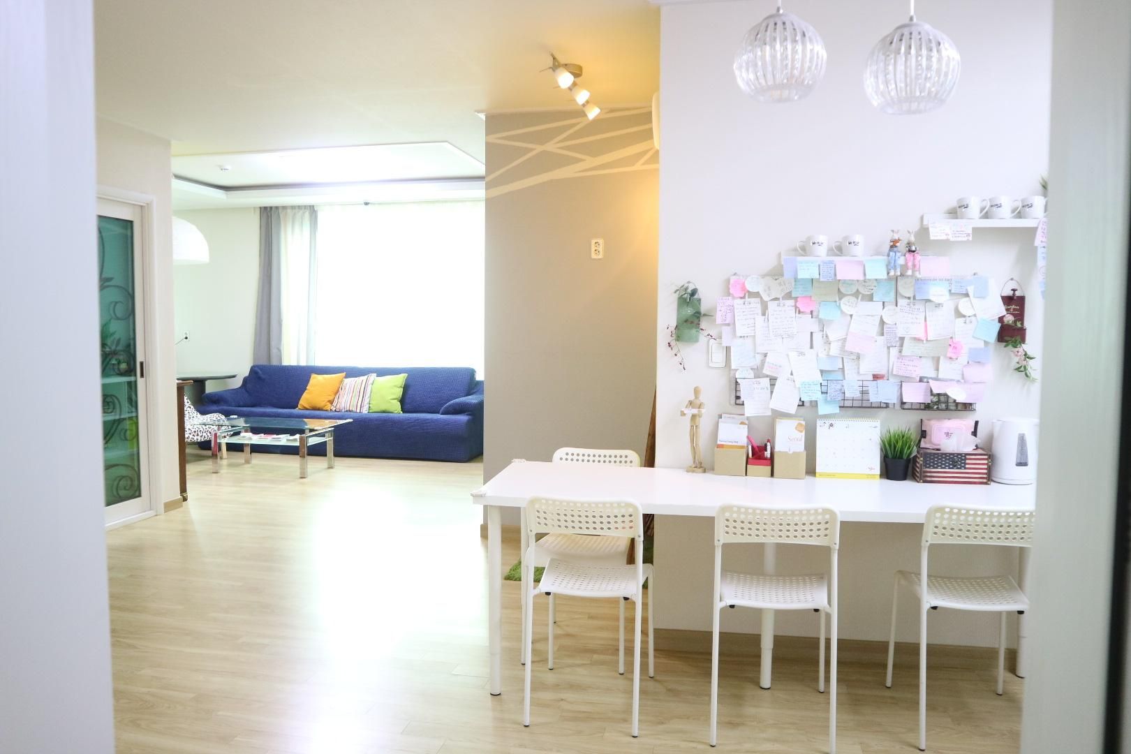 shared lounge/tv area