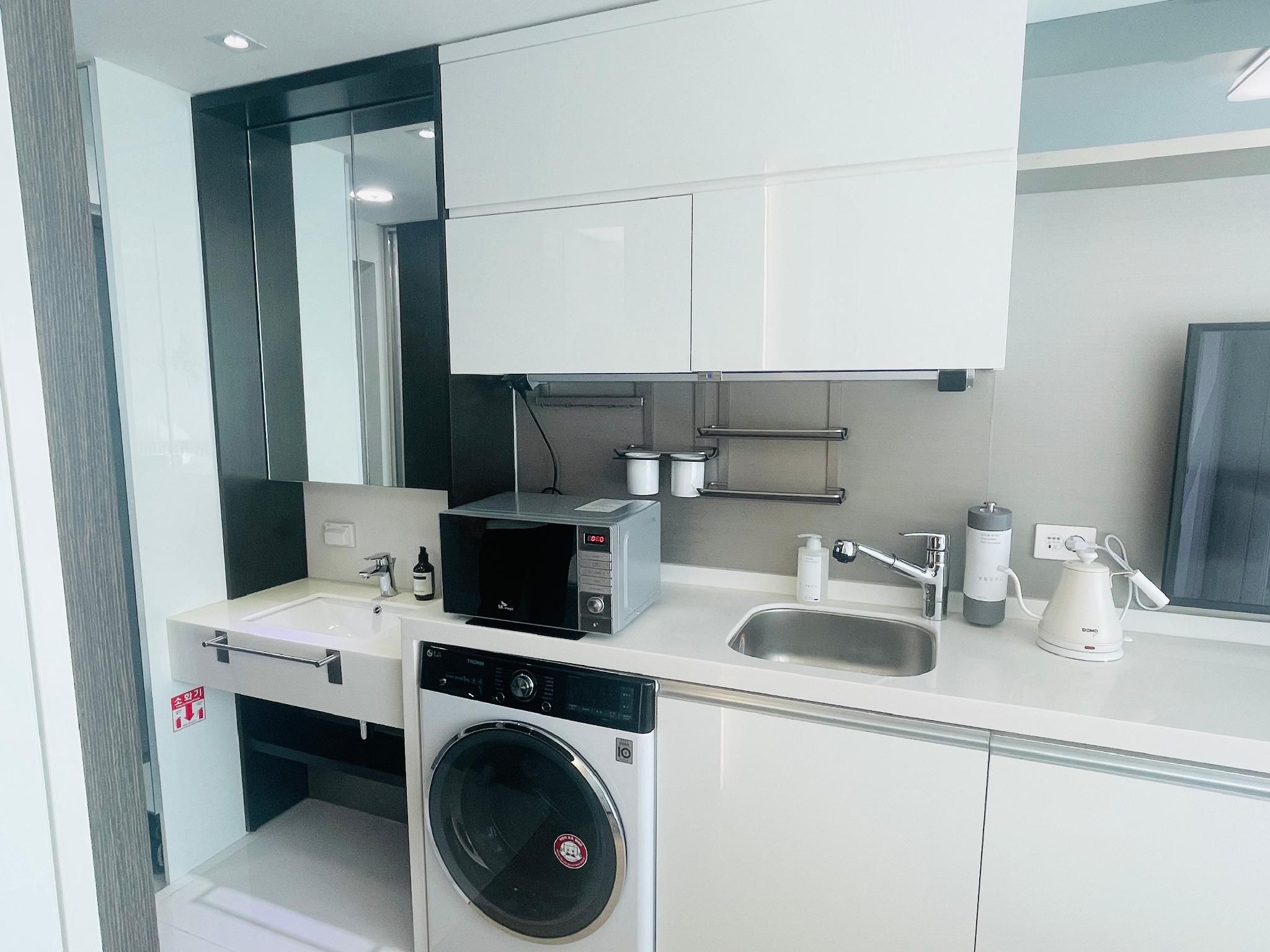 Skytop INN-TheCity unseo Balcony Deluxe Double 2