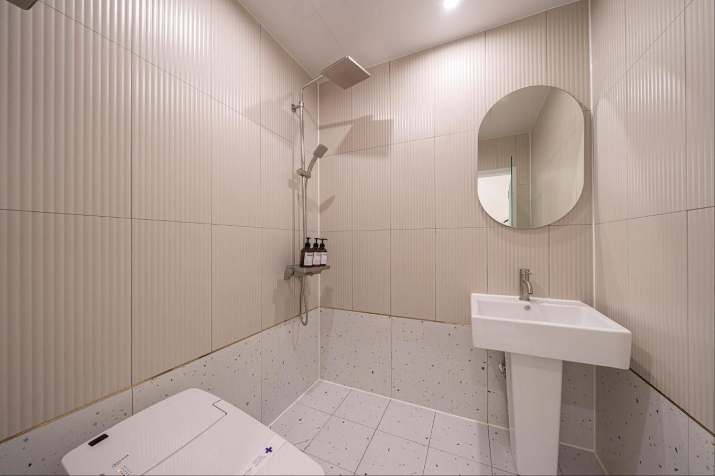 DK Airport Hotel Standard Double Room 3