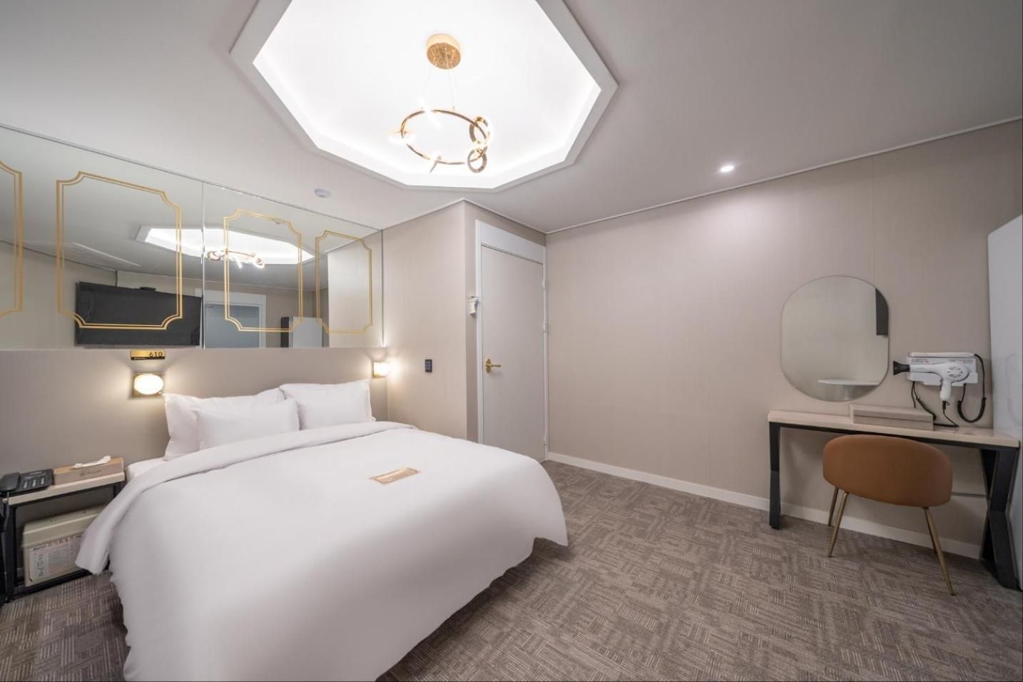 DK Airport Hotel Superior Double Room 2