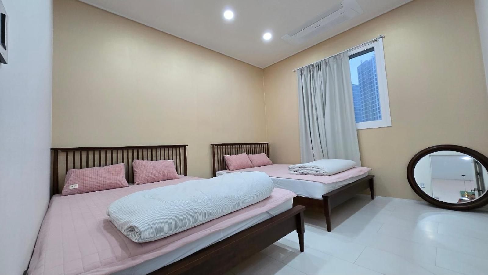 A Bridge House 5-B Queen Room with Two Queen Beds