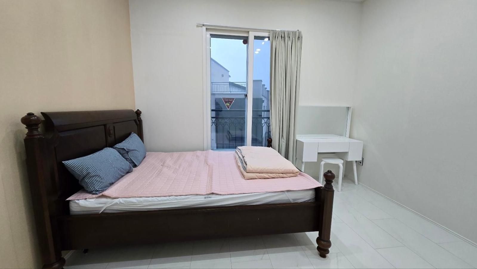 A Bridge House 5-B Queen Room with Two Queen Beds 3