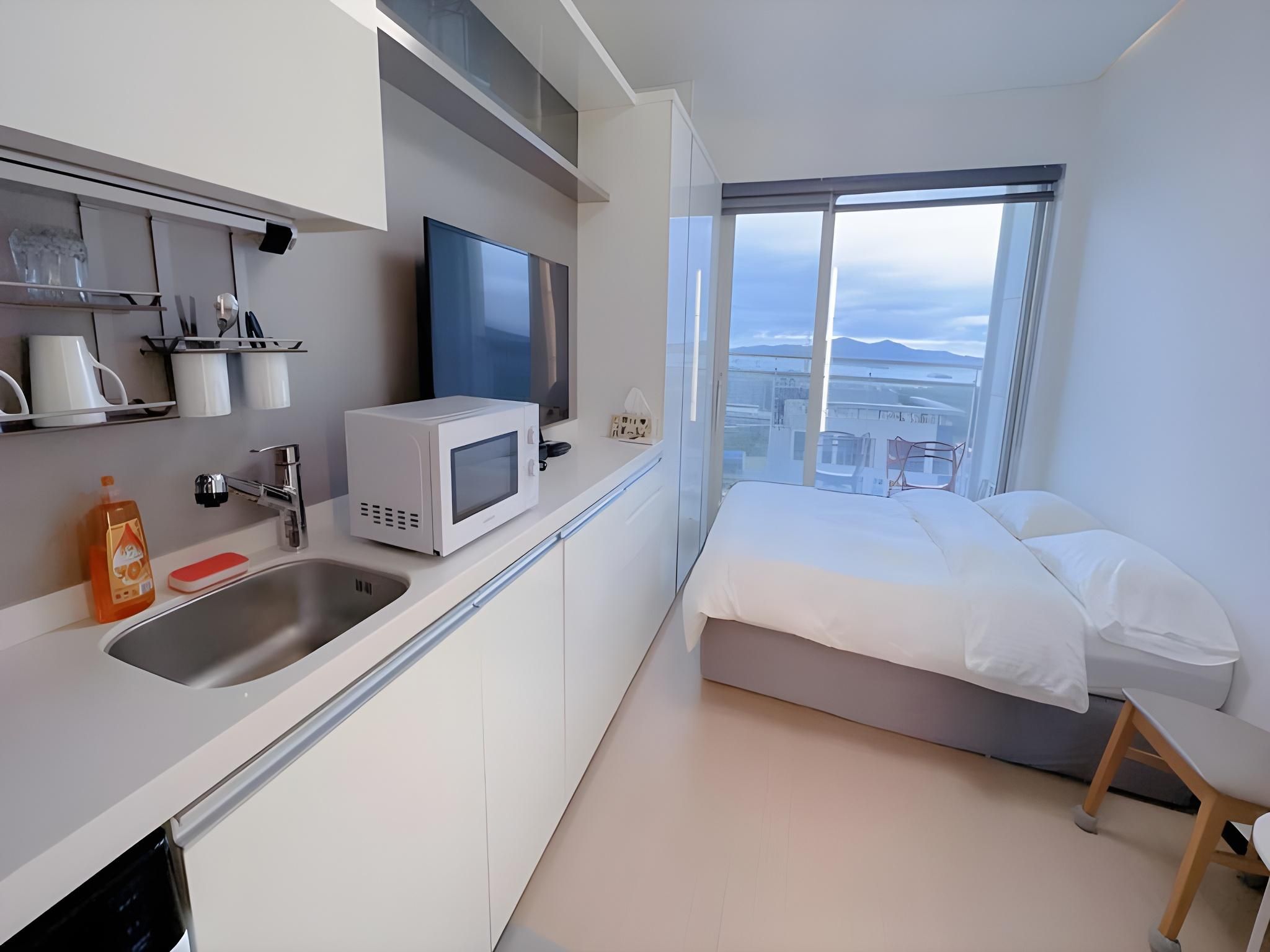 Deluxe Queen Terrace - High Floor