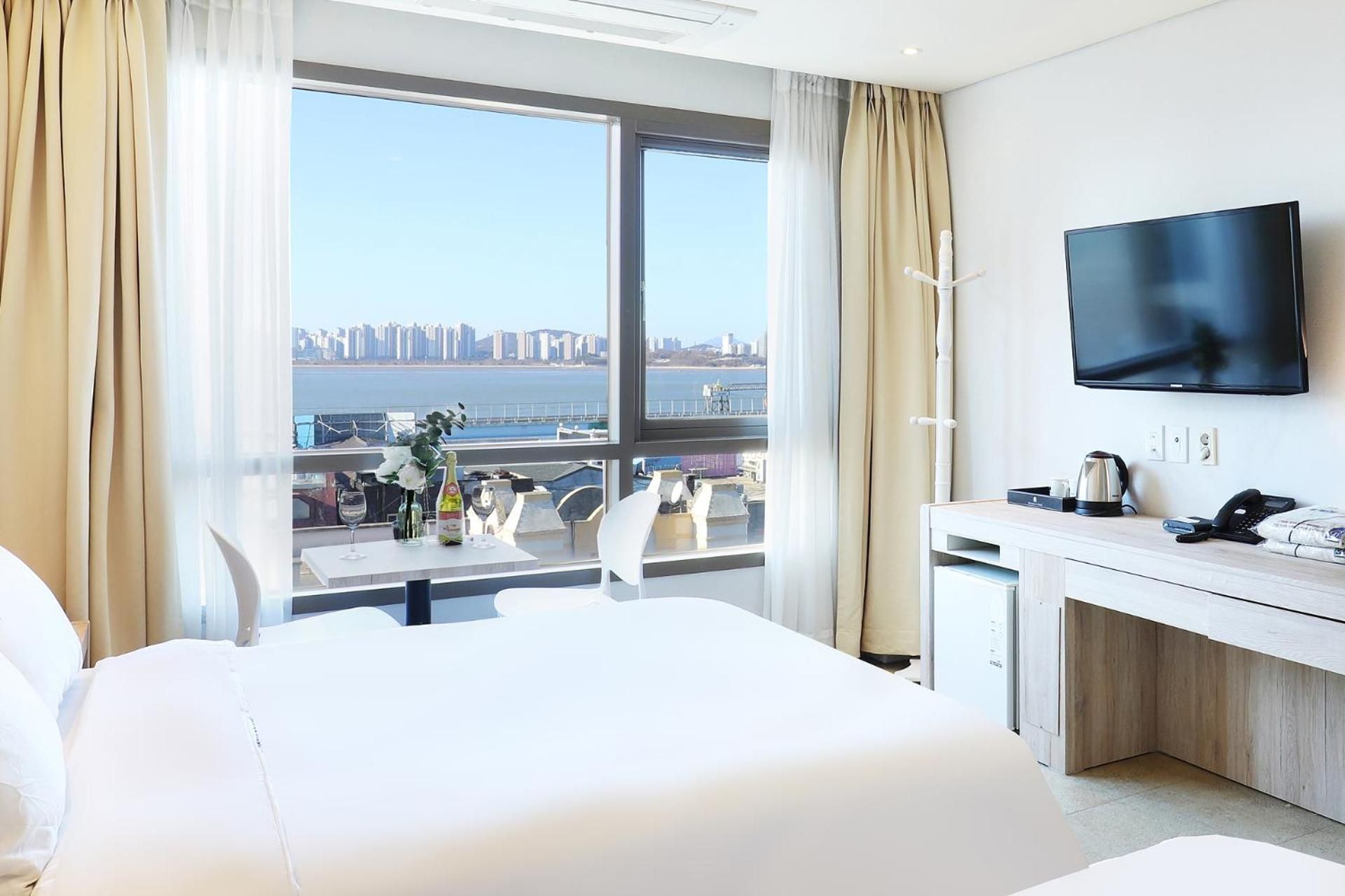 Superior Twin Room with Sea View