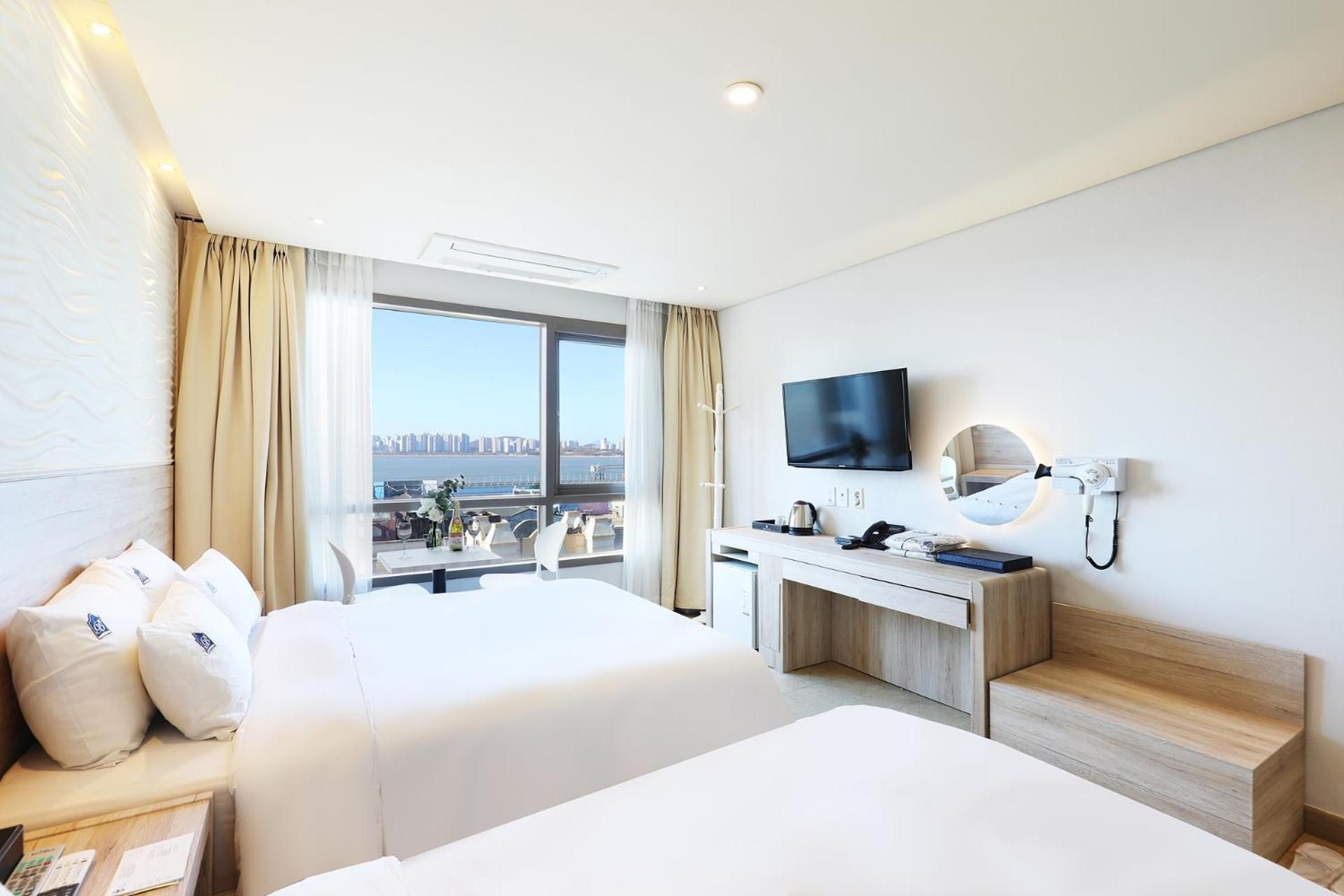 Superior Twin Room with Sea View