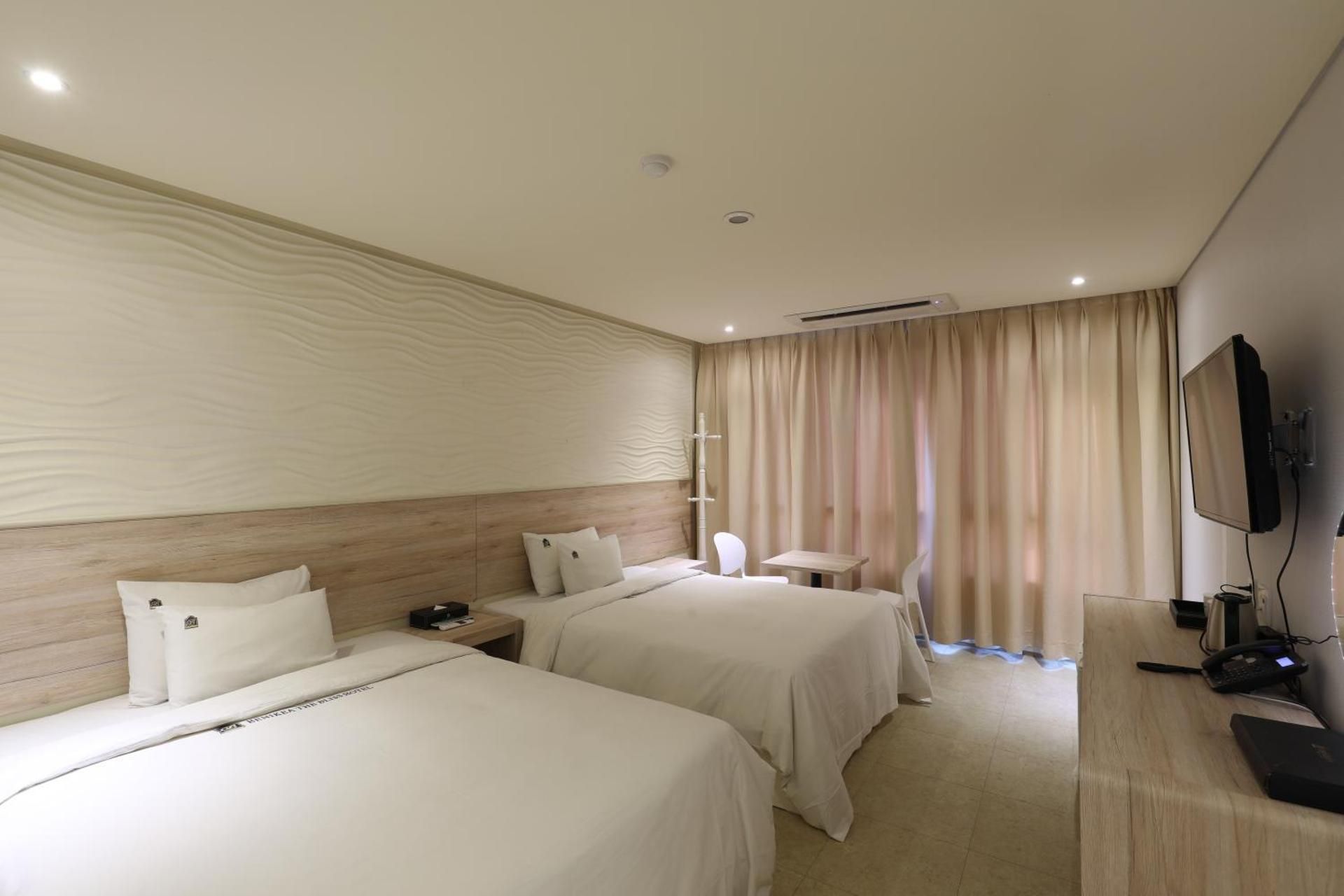 Hotel The Sea Star Half Ocean View Twin Room