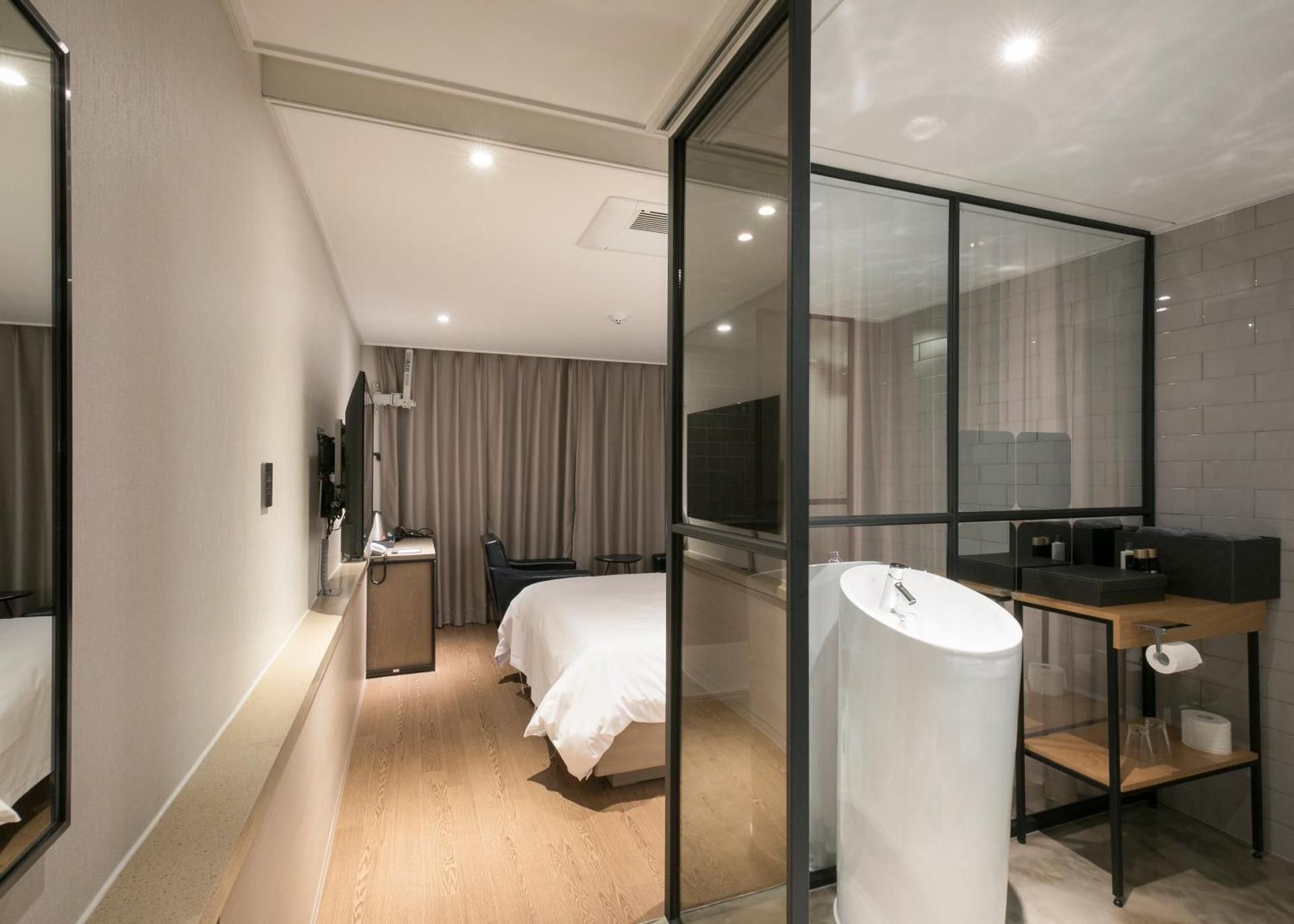 Hotel Wolmido Standard Double Room with Sea View 3