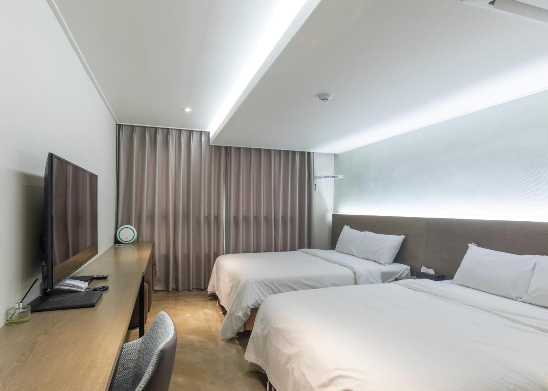 Hotel Wolmido Family Double Room 2