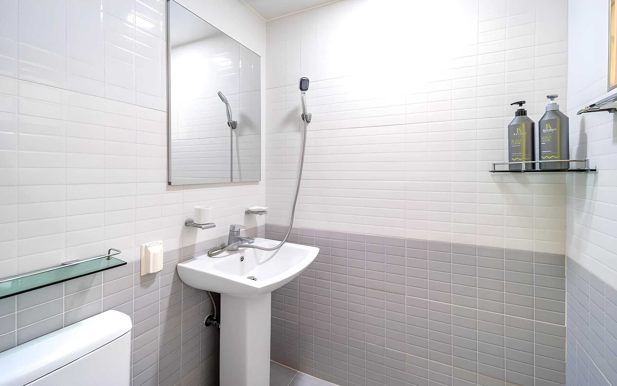 Room 206 (4-Person Duplex Bunk Bed Type)