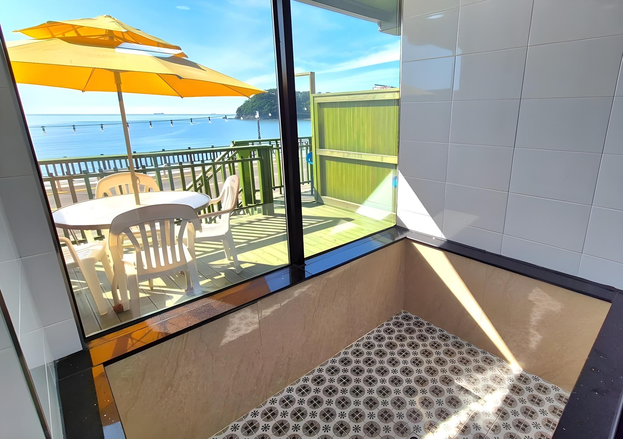 Ara 102 Family Room (Family Pool + Private Terrace + Pet Friendly)